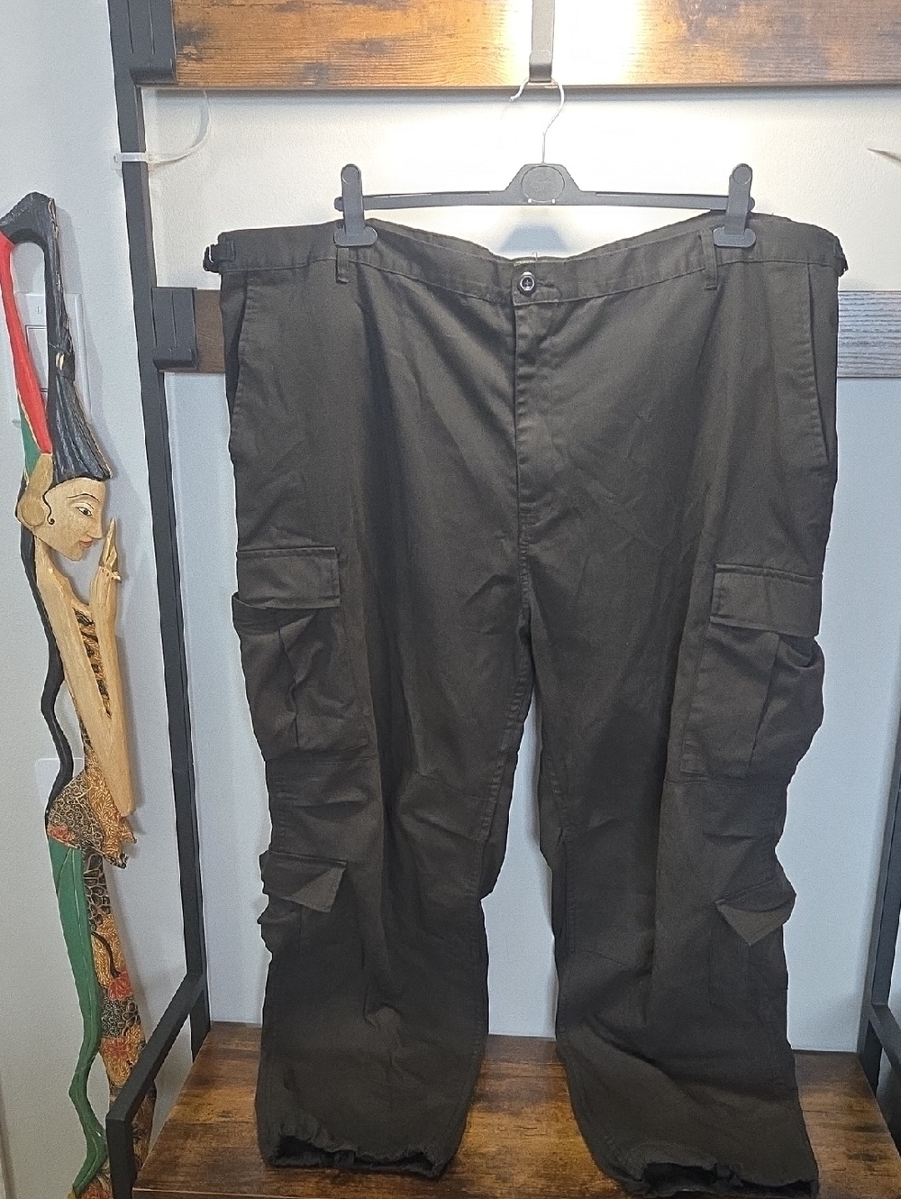 Men's Black Cargo Pants - Classic Utility Style
